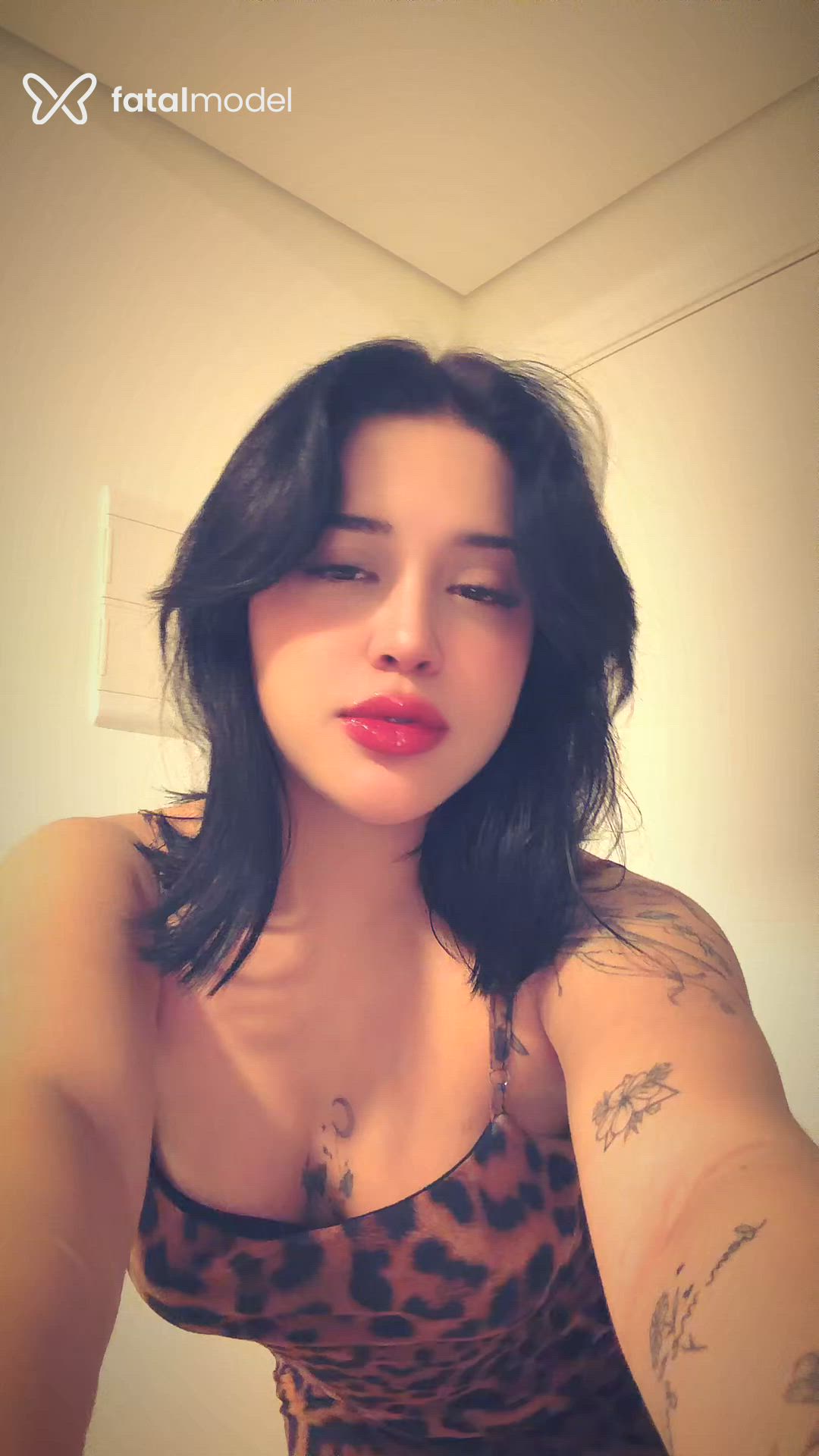 Acompanhante mulher morena (o) de olhos castanhos - Alice Buarque