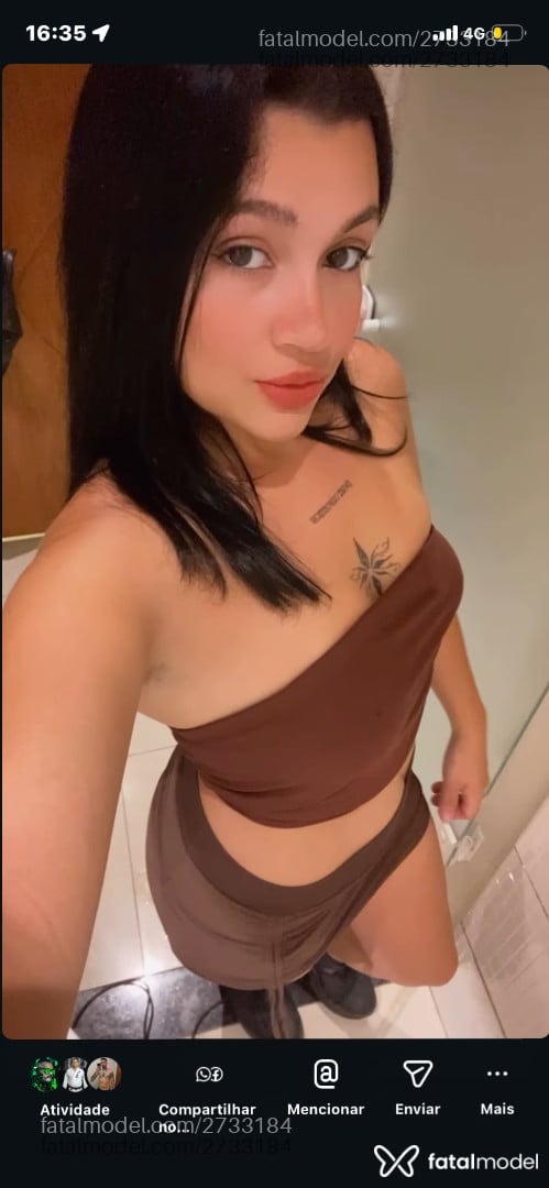 Acompanhante mulher com cabelo castanho de olhos castanhos em Campinas - Emily Pamplona