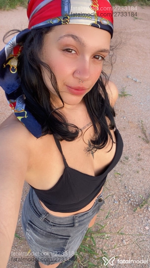 Acompanhante mulher com cabelo castanho de olhos castanhos em Campinas - Emily Pamplona