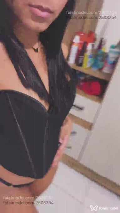 Acompanhante mulher morena (o) de olhos pretos em Santo Antônio de Jesus - ísis