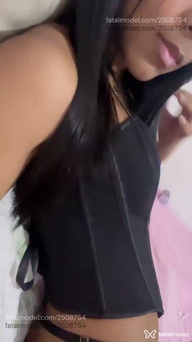 Acompanhante mulher morena (o) de olhos pretos em Santo Antônio de Jesus - ísis