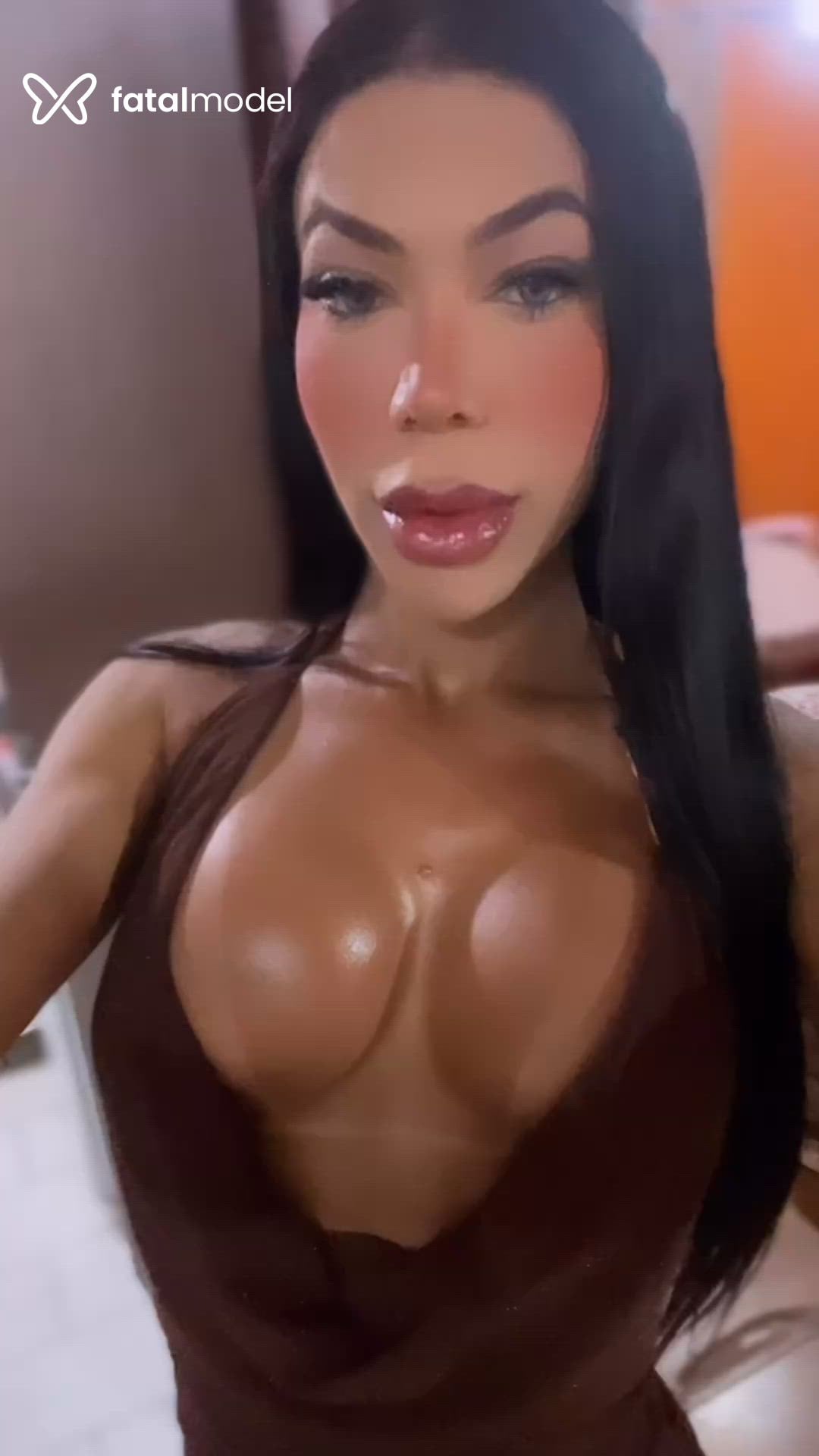 Acompanhante mulher trans morena (o) de olhos azuis - Gabriella Beline Acompanhante mulher trans morena (o) de olhos azuis - Gabriella Beline