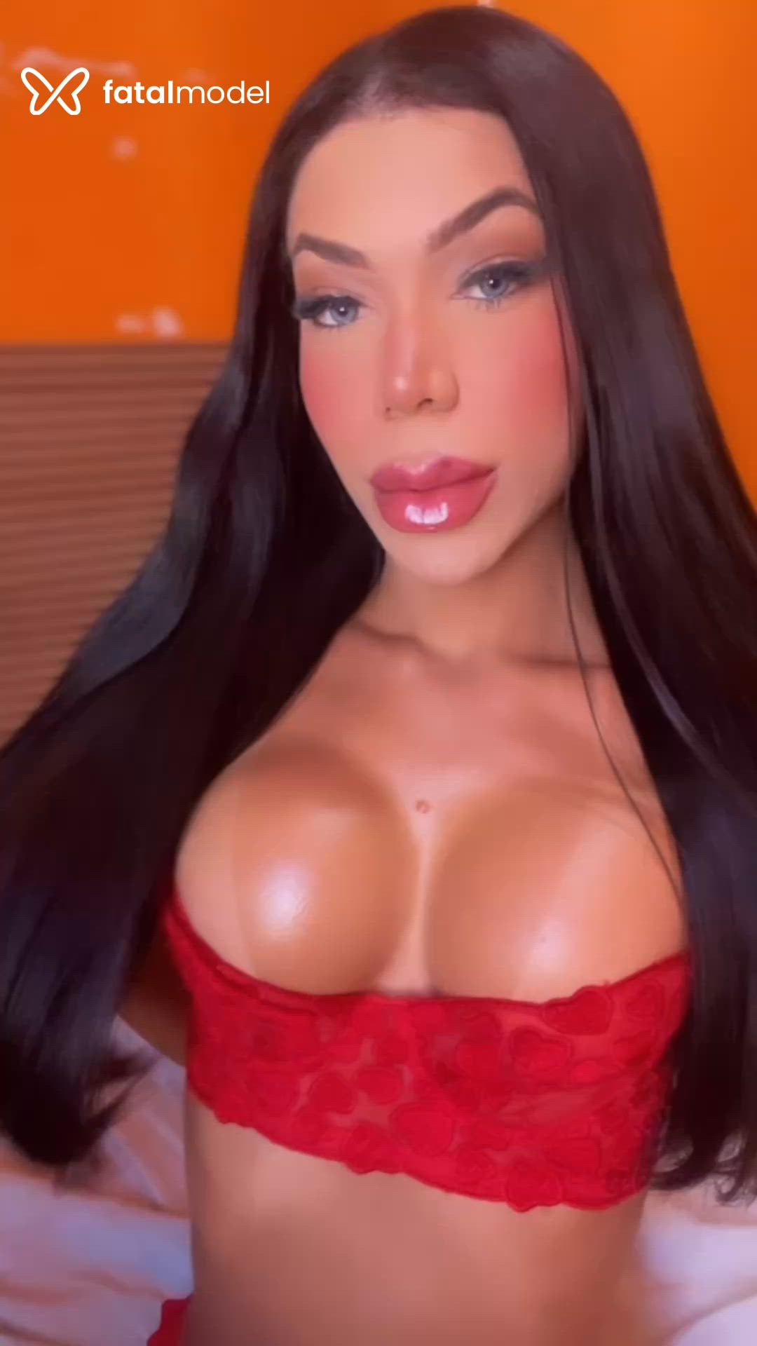 Acompanhante mulher trans morena (o) de olhos azuis - Gabriella Beline Acompanhante mulher trans morena (o) de olhos azuis - Gabriella Beline
