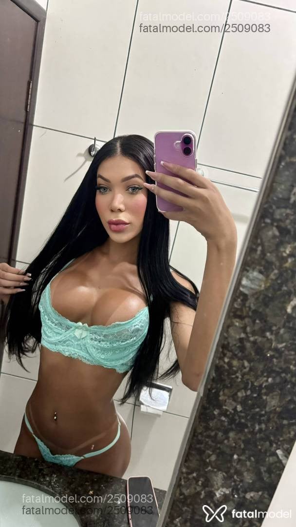 Acompanhante mulher trans morena (o) de olhos azuis em Varginha - Gabriella Beline