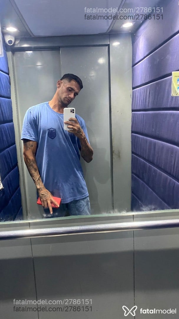 Acompanhante homem morena (o) de olhos pretos - Kaio Santos Acompanhante homem morena (o) de olhos pretos - Kaio Santos
