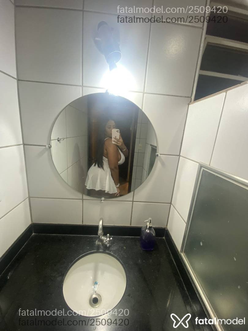 Acompanhante mulher morena (o) de olhos castanhos - Leandra Ribeiro