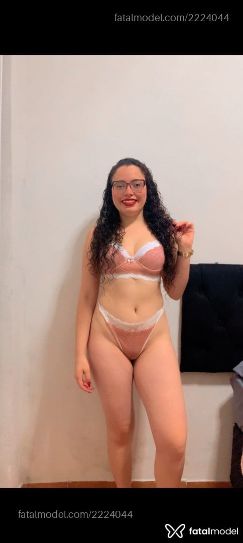 Acompanhante mulher com cabelo castanho de olhos castanhos em Mauá - Aylaa