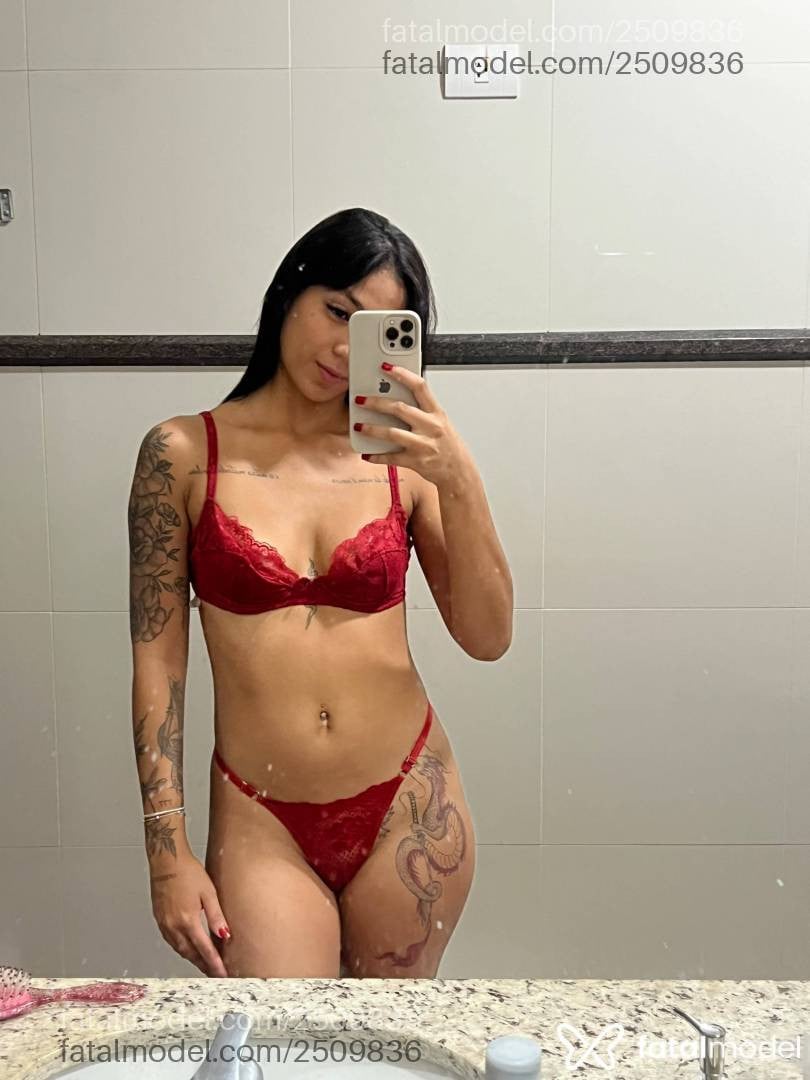 Acompanhante mulher morena (o) de olhos castanhos - Alana