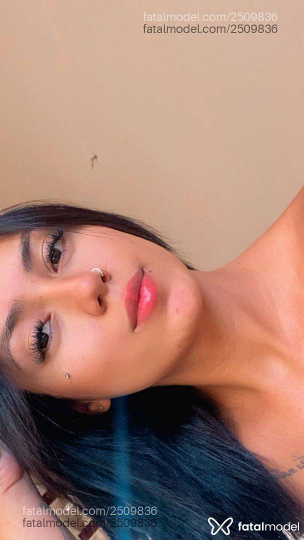 Acompanhante mulher morena (o) de olhos castanhos - Alana