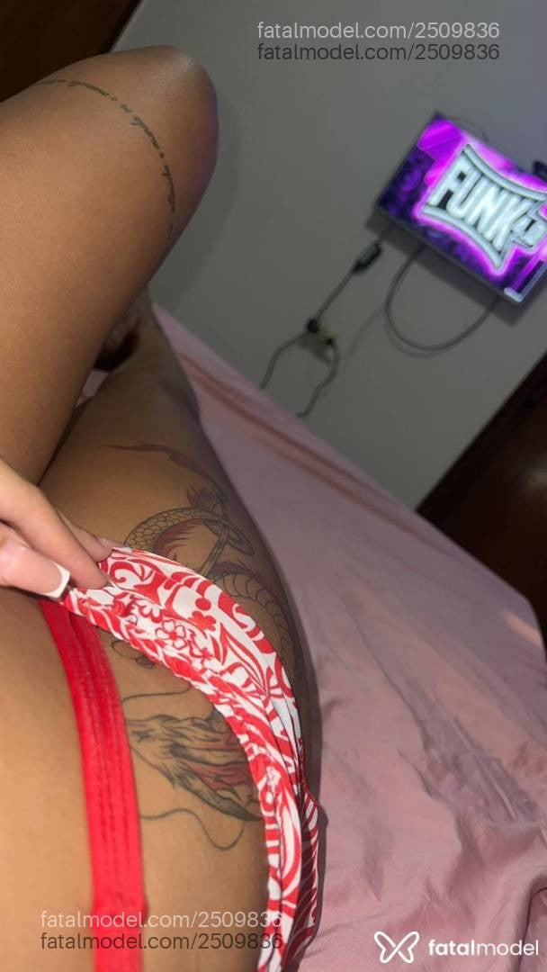Acompanhante mulher morena (o) de olhos castanhos - Alana