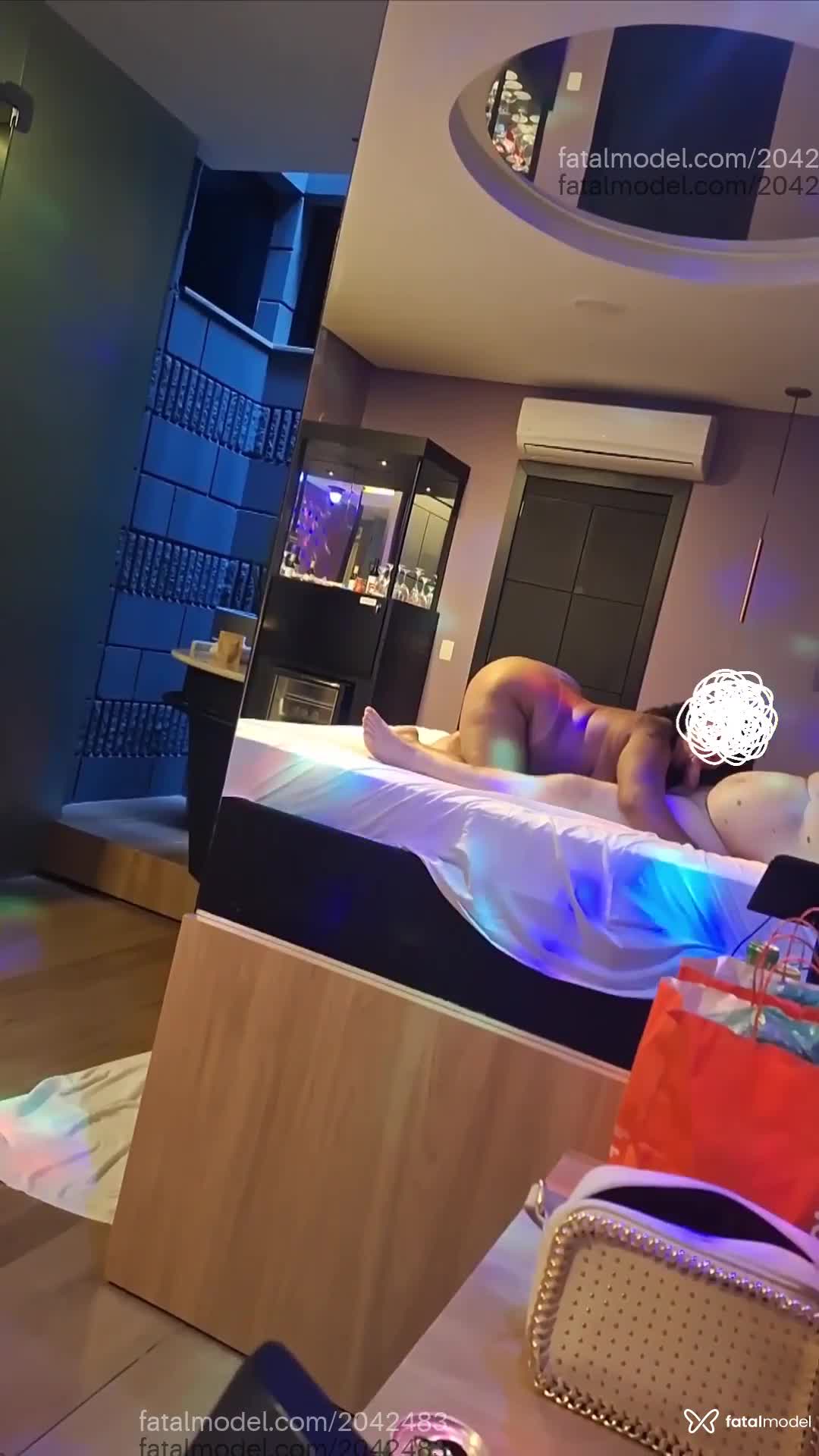 Acompanhante mulher com cabelo castanho de olhos castanhos em Porto Alegre Acompanhante mulher com cabelo castanho de olhos castanhos em Porto Alegre - Karina