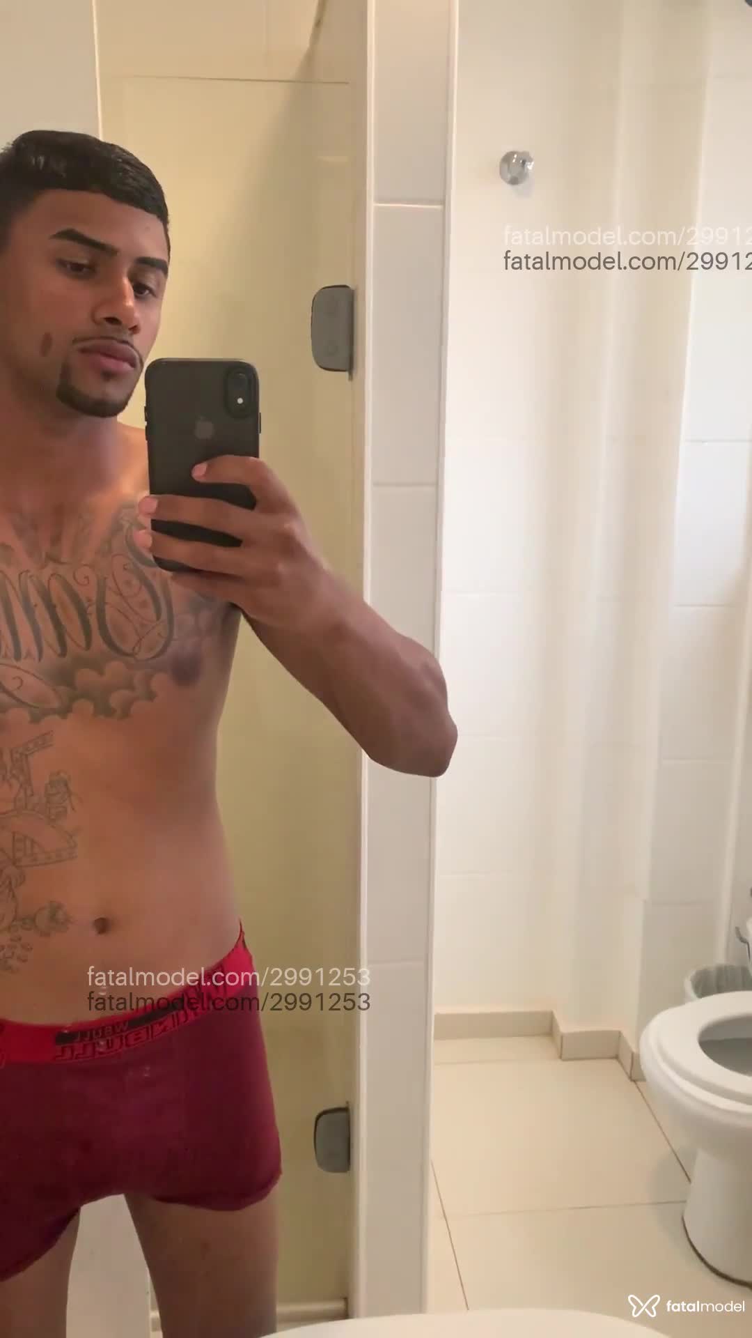 Acompanhante homem morena (o) de olhos castanhos em Virtual - Carlos