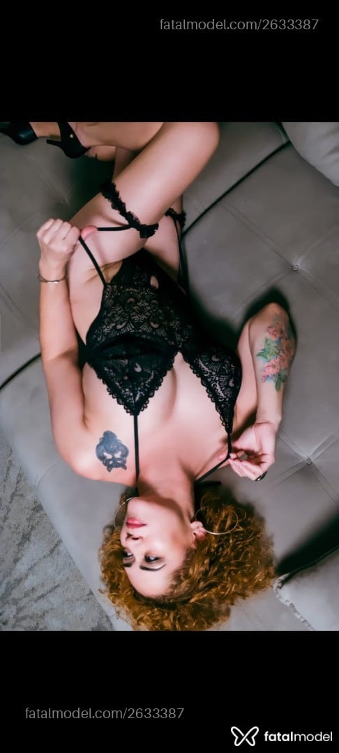 Acompanhante mulher ruiva (o) de olhos azuis - Serennamystic