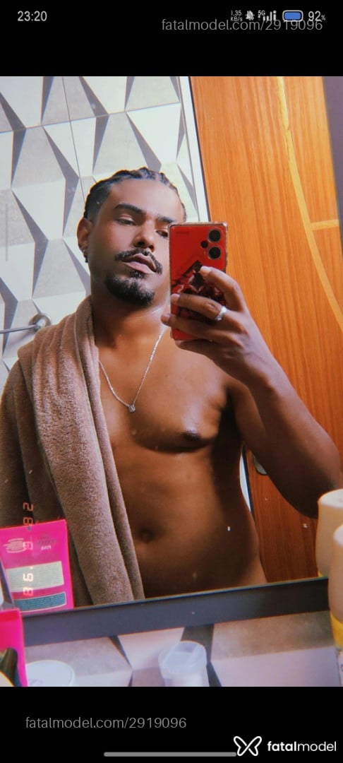 Acompanhante homem morena (o) de olhos castanhos em Rio de Janeiro Acompanhante homem morena (o) de olhos castanhos em Rio de Janeiro - Johnny