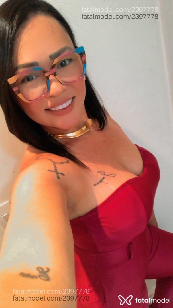Acompanhante mulher morena (o) de olhos pretos - Melzona Acompanhante mulher morena (o) de olhos pretos - Melzona