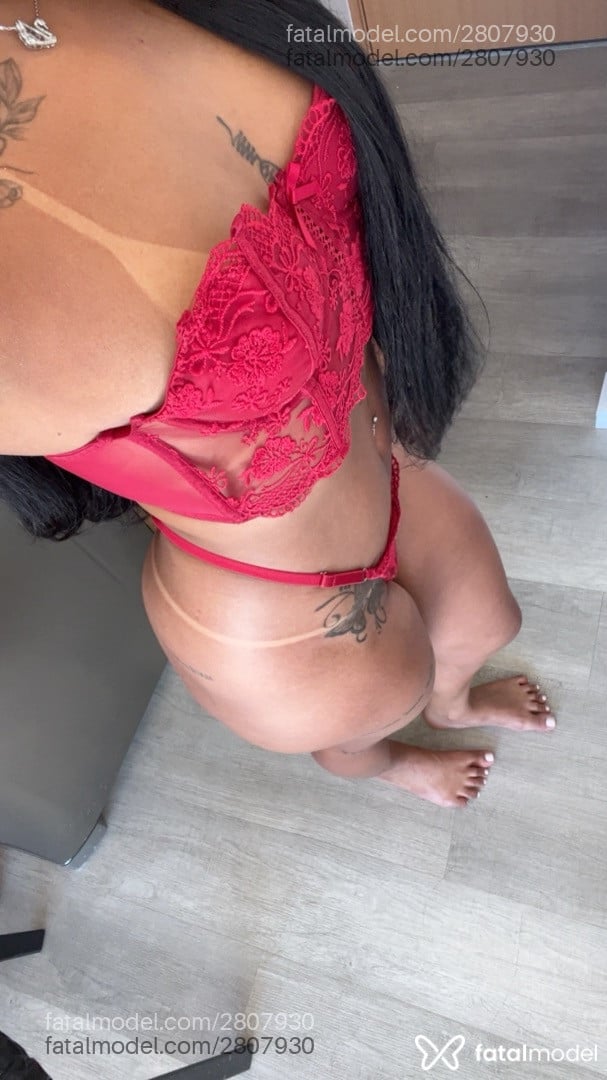Acompanhante mulher morena (o) de olhos castanhos - ísis Bellini Acompanhante mulher morena (o) de olhos castanhos - ísis Bellini