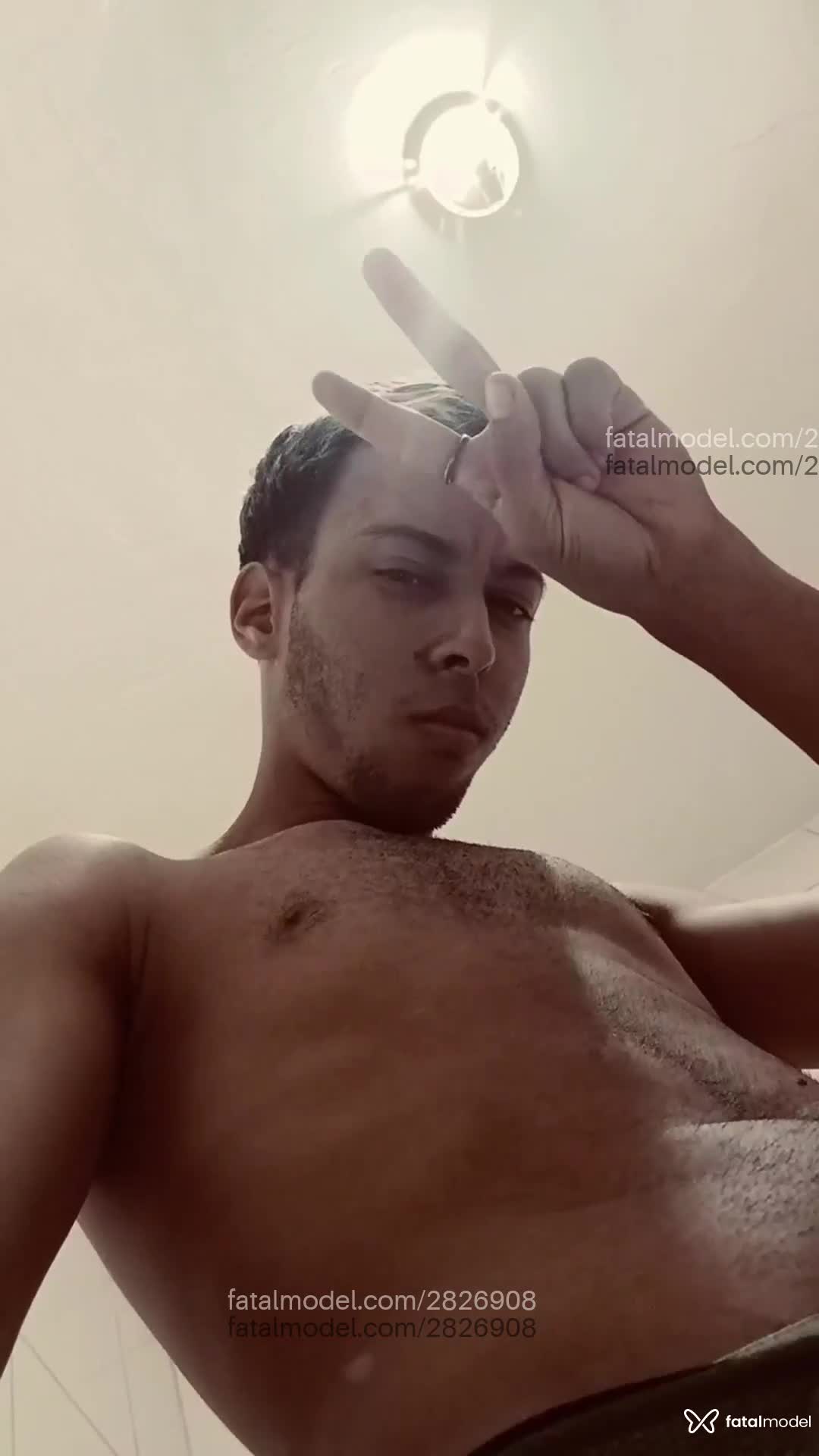 Acompanhante homem com cabelo castanho de olhos castanhos em São João de Meriti - Treinador