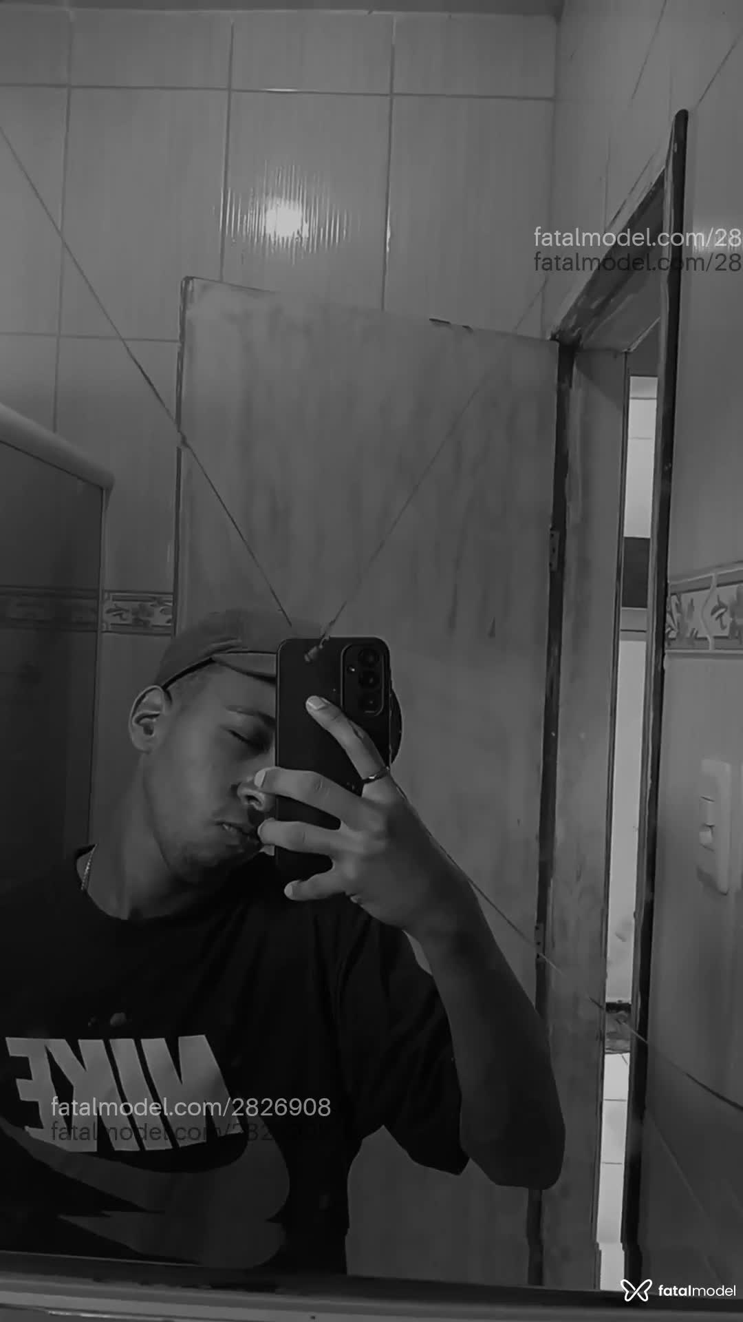 Acompanhante homem com cabelo castanho de olhos castanhos em São João de Meriti - Treinador