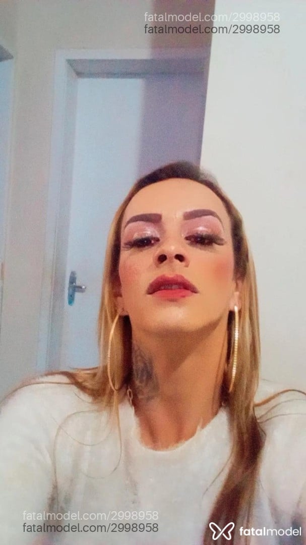 Acompanhante mulher trans ruiva (o) de olhos castanhos em Contagem - Layla Schneider