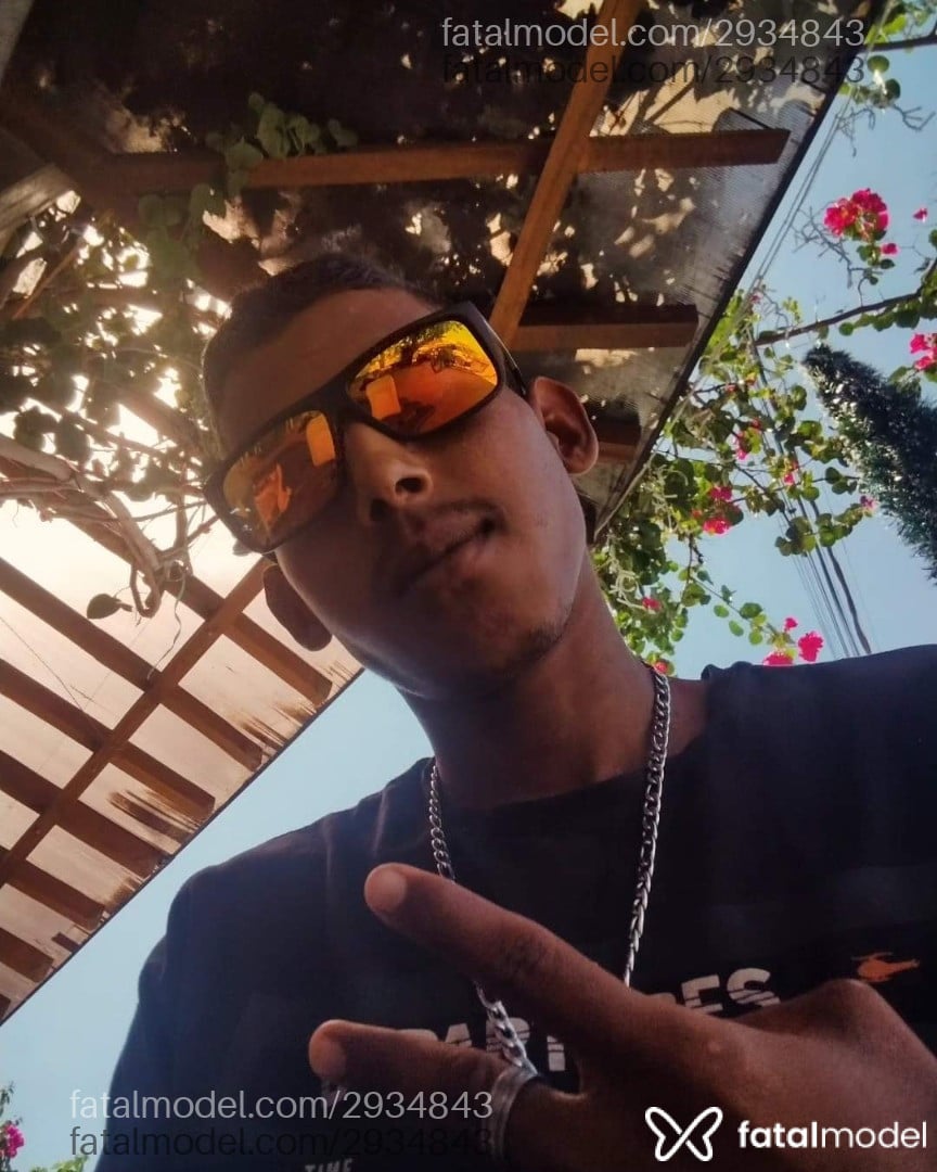 Acompanhante homem morena (o) de olhos pretos em Sinop - Cristiano