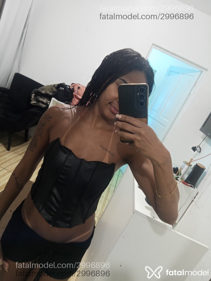 Acompanhante mulher com cabelo castanho de olhos castanhos em Piumhi Acompanhante mulher com cabelo castanho de olhos castanhos em Piumhi - Nayara