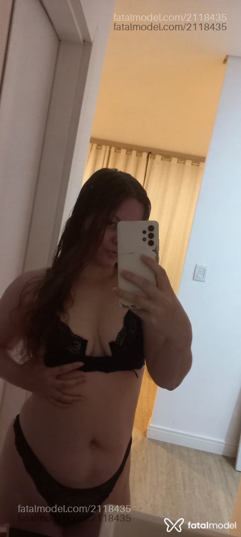 Acompanhante mulher com cabelo castanho de olhos verdes em Florianópolis - Fabiana