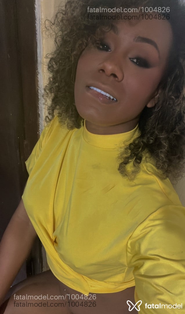 Acompanhante mulher trans morena (o) de olhos castanhos em Embu - Rihanna ag
