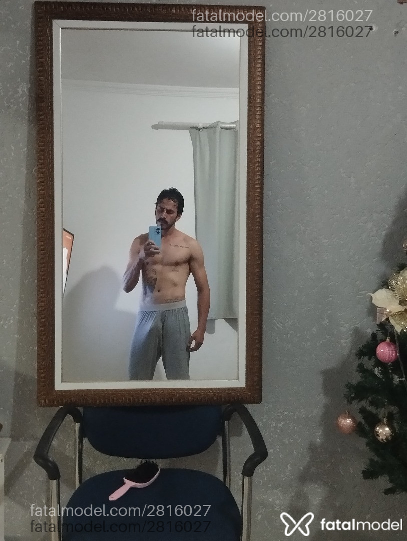 Acompanhante homem com cabelo castanho de olhos castanhos em São Paulo Acompanhante homem com cabelo castanho de olhos castanhos em São Paulo - Dom