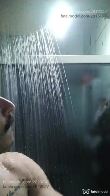 Acompanhante homem com cabelo castanho de olhos castanhos em São Paulo Acompanhante homem com cabelo castanho de olhos castanhos em São Paulo - Dom