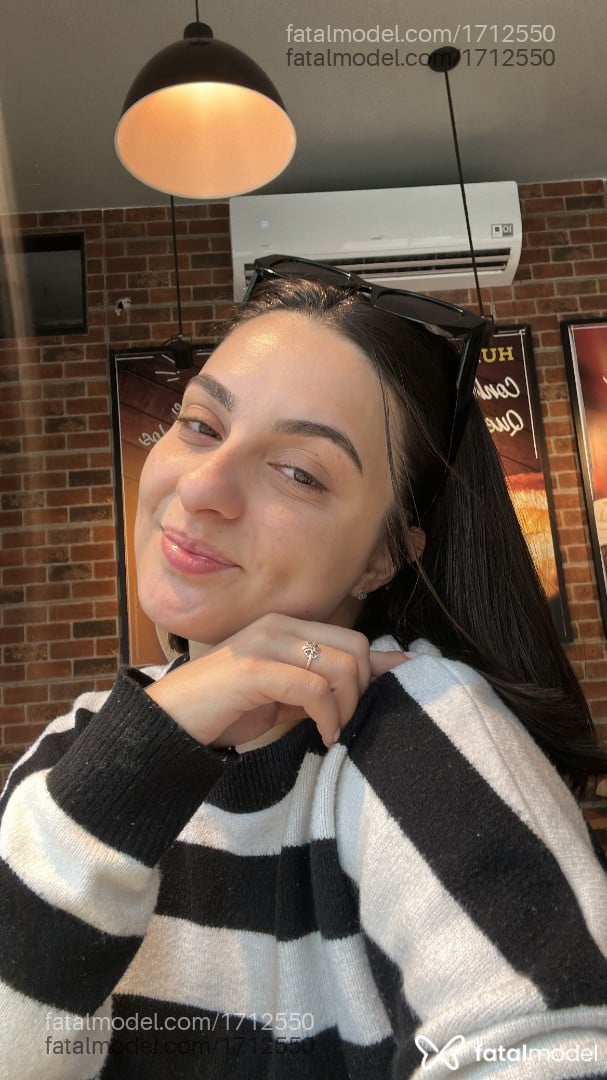 Acompanhante mulher com cabelo castanho de olhos castanhos em São Paulo - Isa