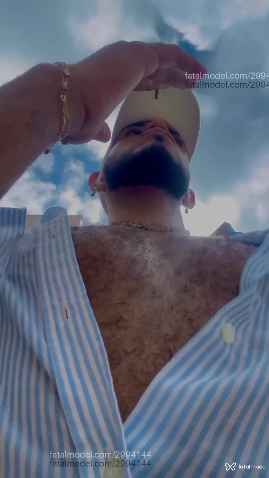 Acompanhante homem sem cabelo de olhos castanhos em Porto Seguro - Atlas