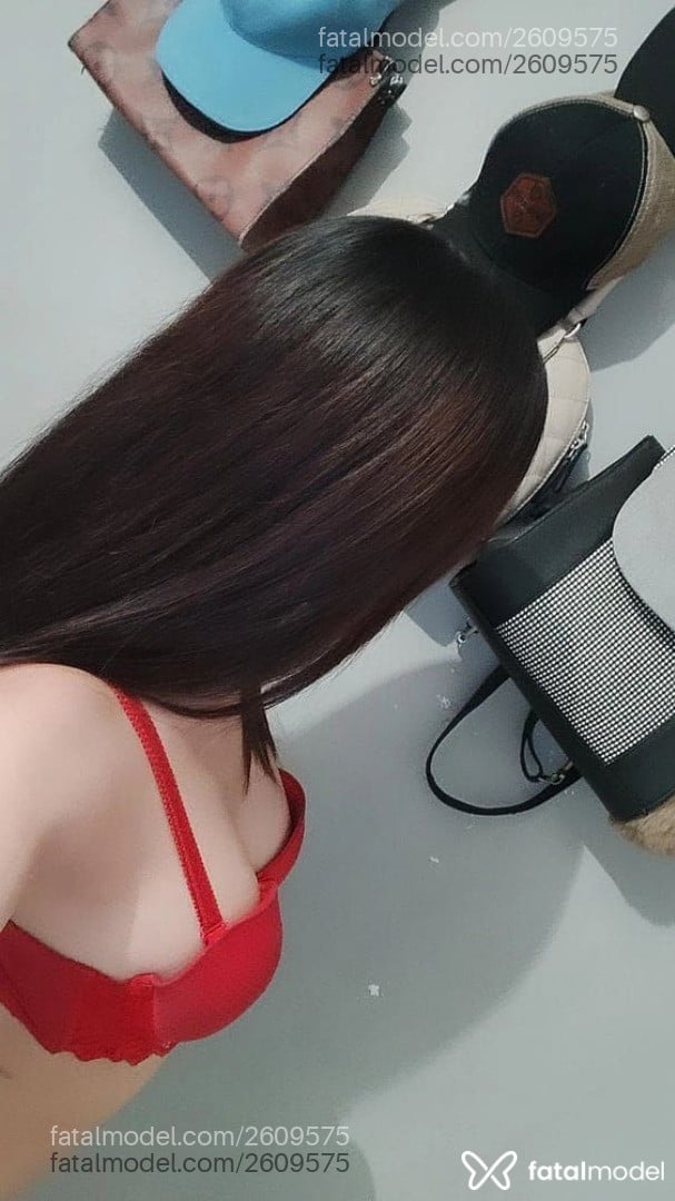 Acompanhante mulher com cabelo castanho de olhos pretos - Danyy Acompanhante mulher com cabelo castanho de olhos pretos - Danyy