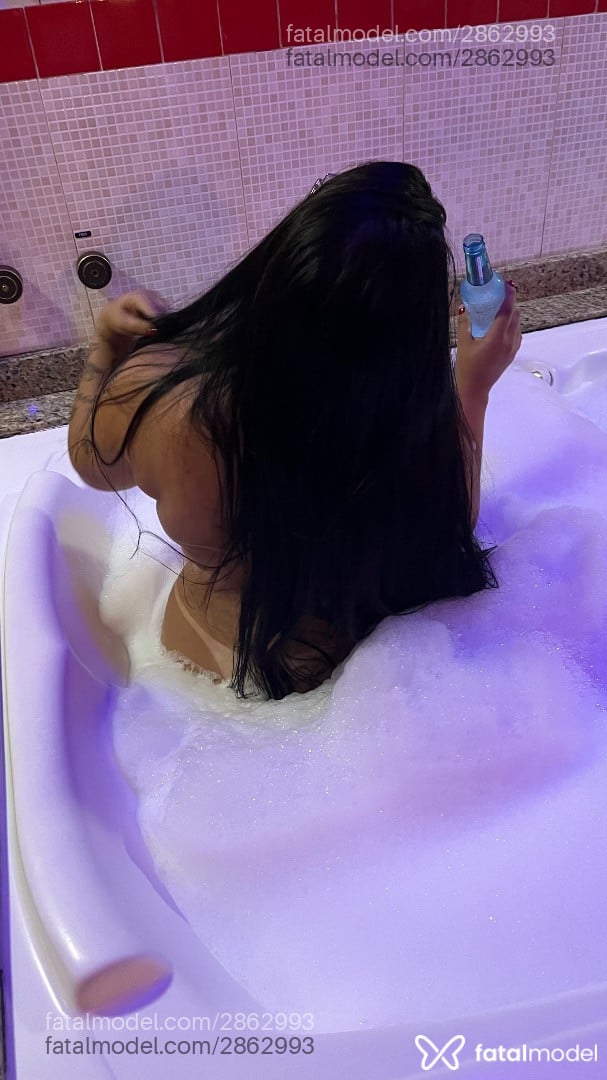Acompanhante mulher morena (o) de olhos mel - Anna Luz