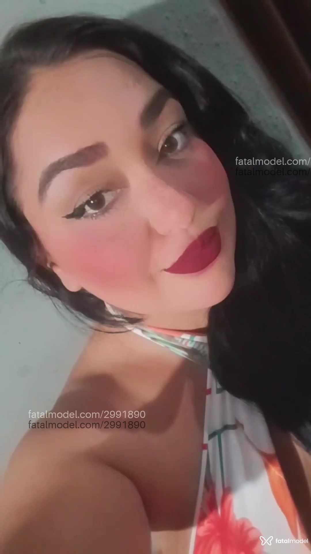 Acompanhante mulher morena (o) de olhos castanhos em Querência - érika
