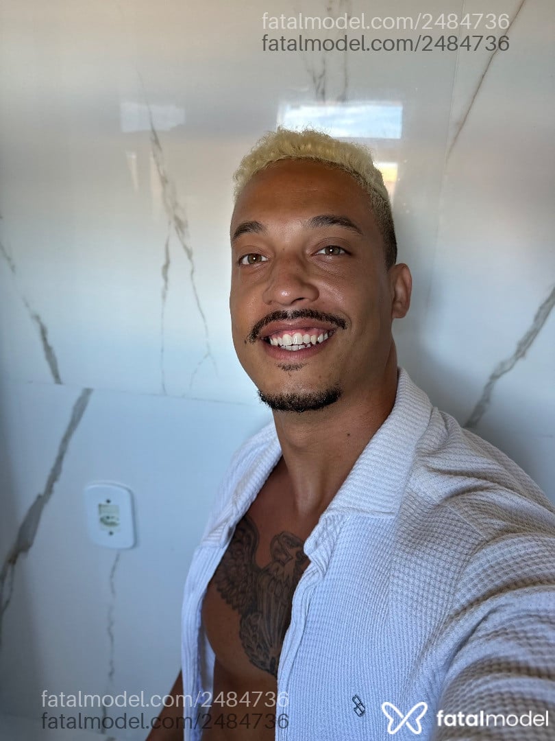 Acompanhante homem morena (o) de olhos verdes em São Paulo Acompanhante homem morena (o) de olhos verdes em São Paulo - Olivier Marinho