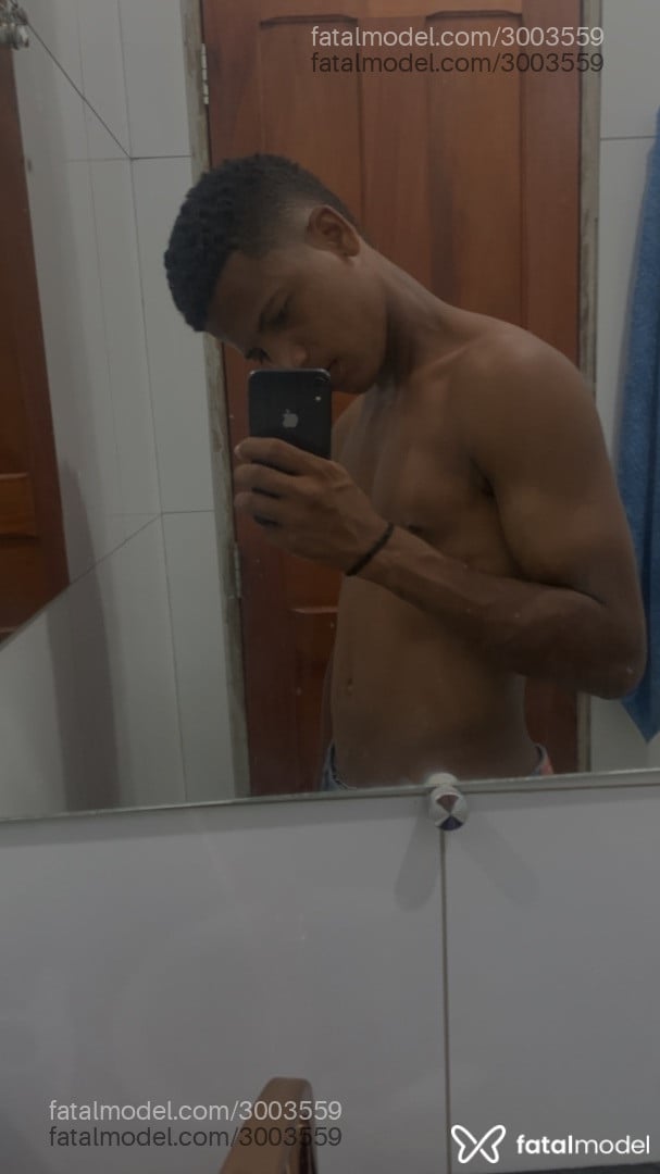 Acompanhante homem morena (o) de olhos castanhos em Jequié - Duartek