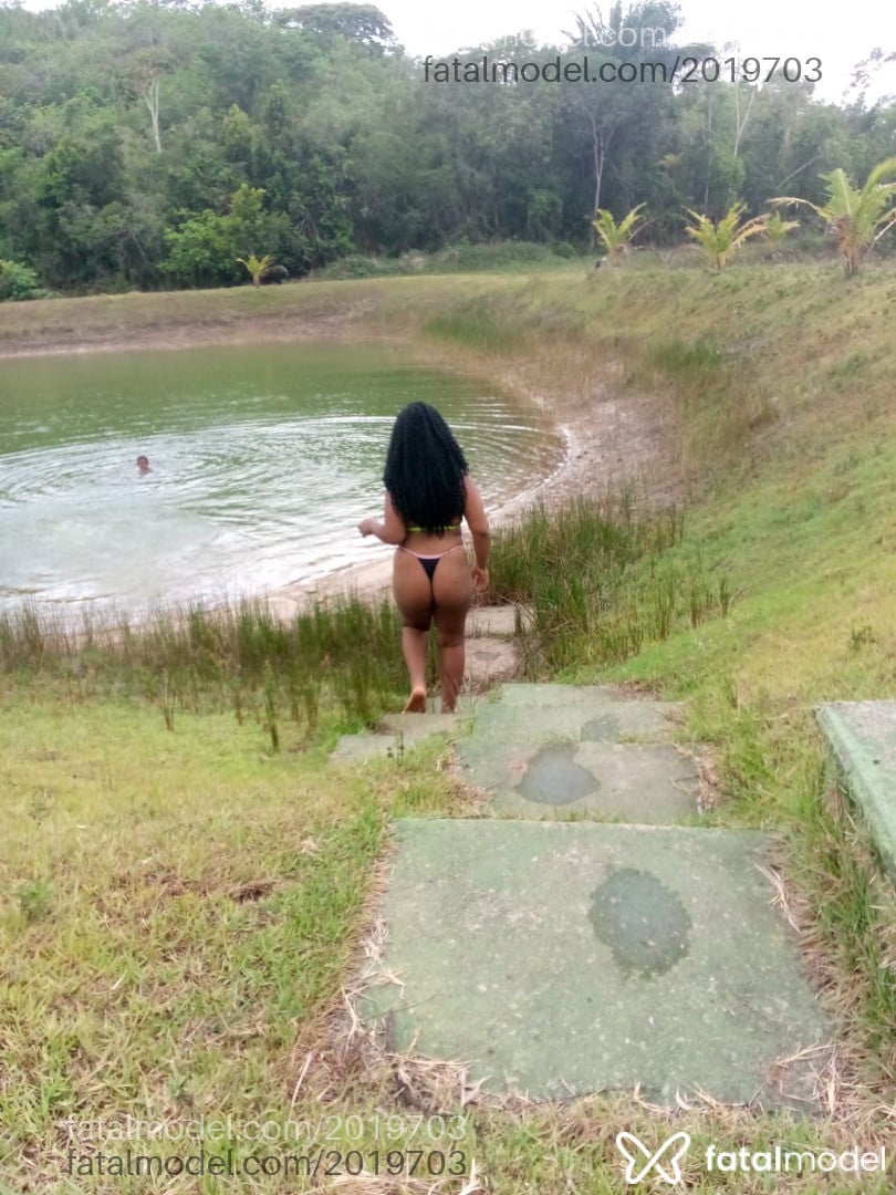 Acompanhante mulher trans com cabelo castanho de olhos pretos em Salvador - Alana