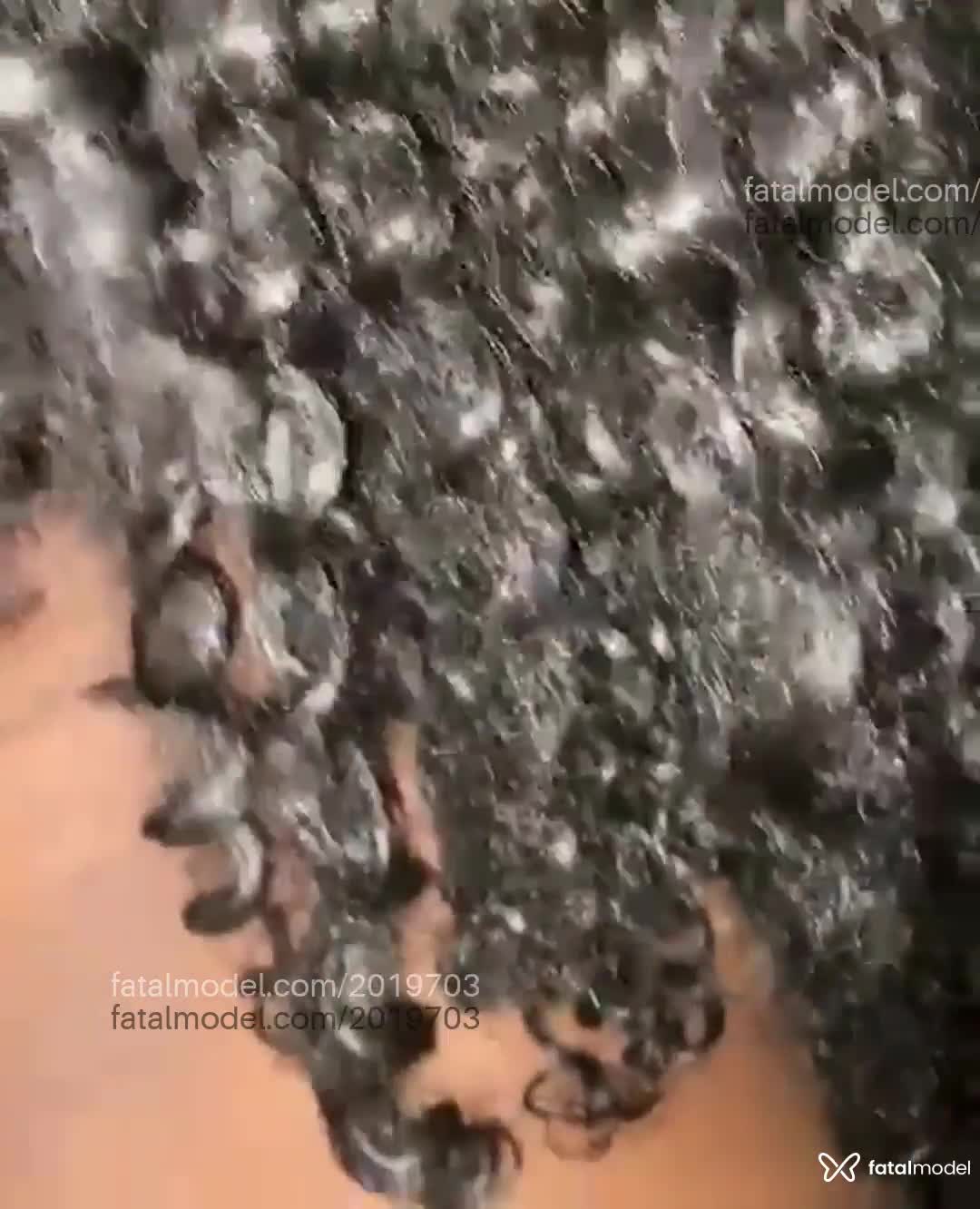 Acompanhante mulher trans com cabelo castanho de olhos pretos em Salvador - Alana