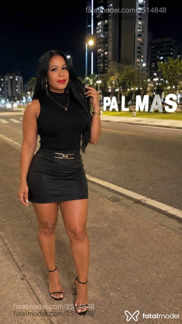 Acompanhante mulher morena (o) de olhos castanhos - Morena