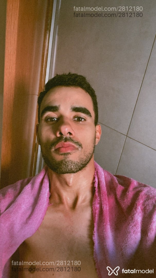 Acompanhante homem morena (o) de olhos castanhos em Uberlândia - Jhey Jhey