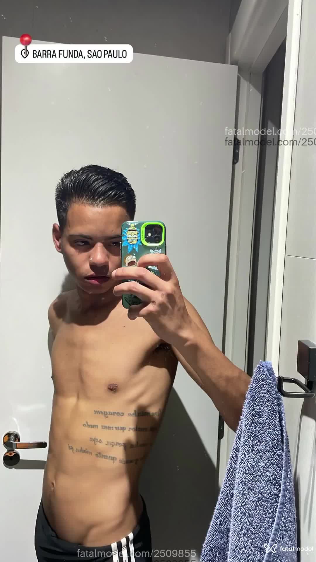 Acompanhante homem morena (o) de olhos castanhos em Santos - Pietro Salim