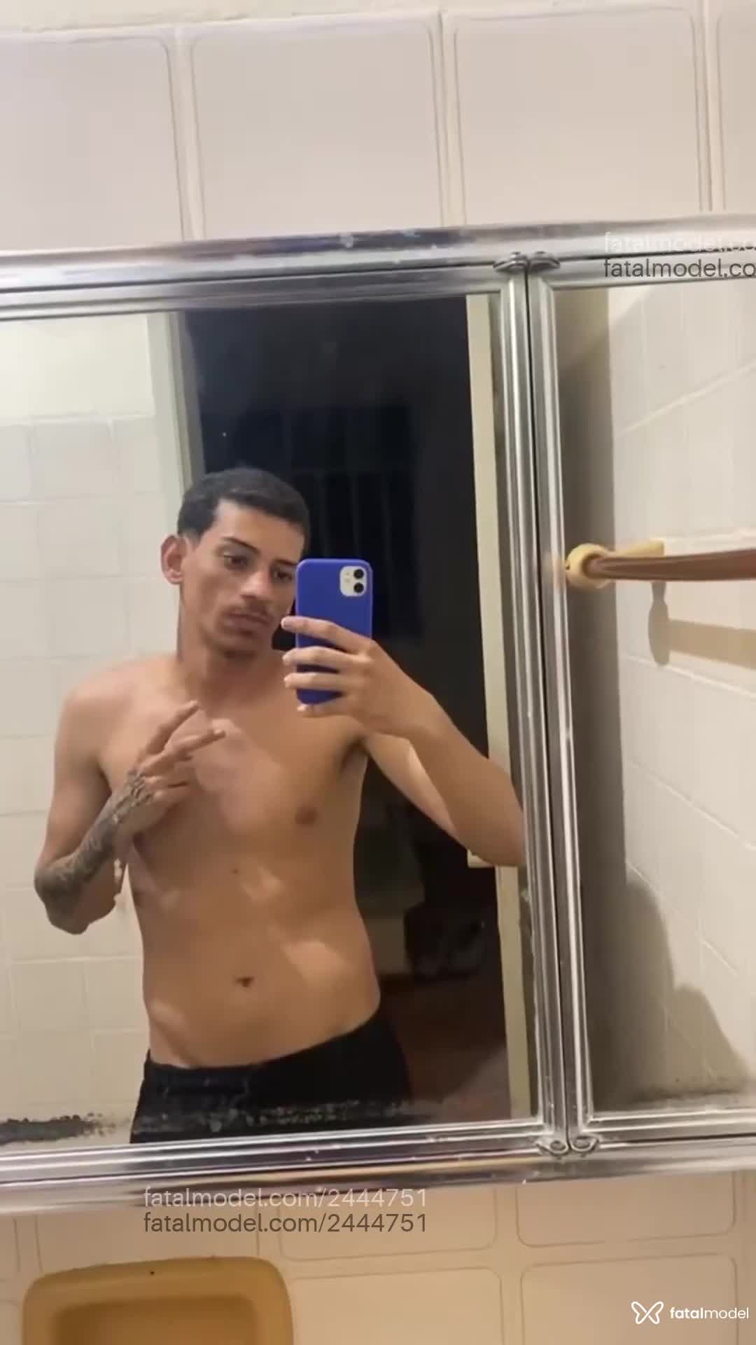 Acompanhante homem com cabelo castanho de olhos castanhos em Virtual - Gabriel