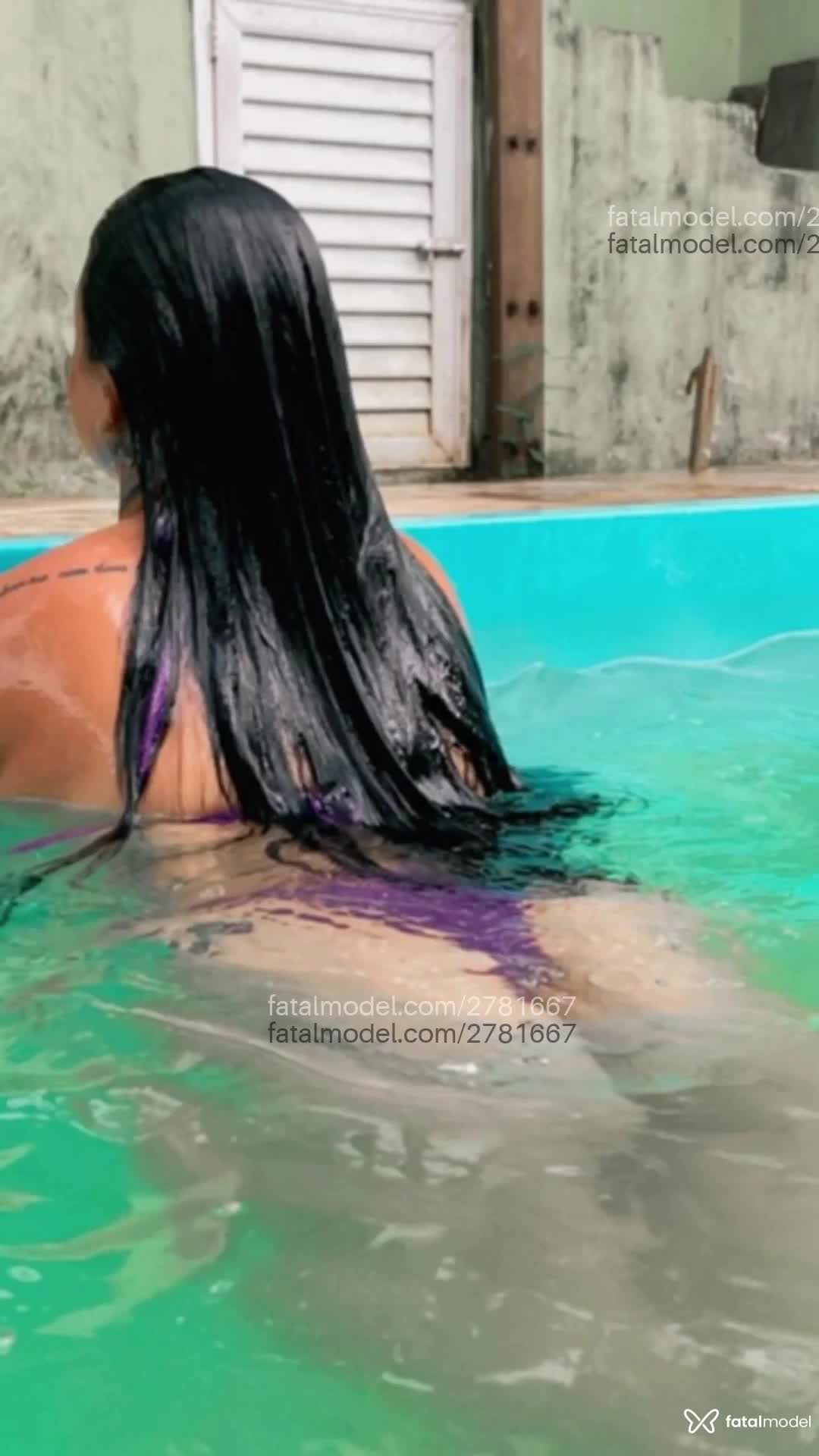 Acompanhante mulher morena (o) de olhos castanhos em Rio das Ostras - Lhais