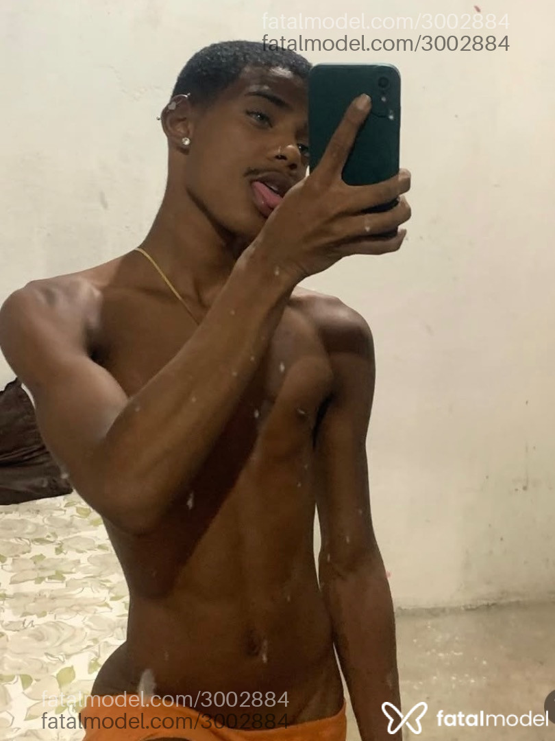 Acompanhante homem morena (o) de olhos pretos - Angel Acompanhante homem morena (o) de olhos pretos - Angel