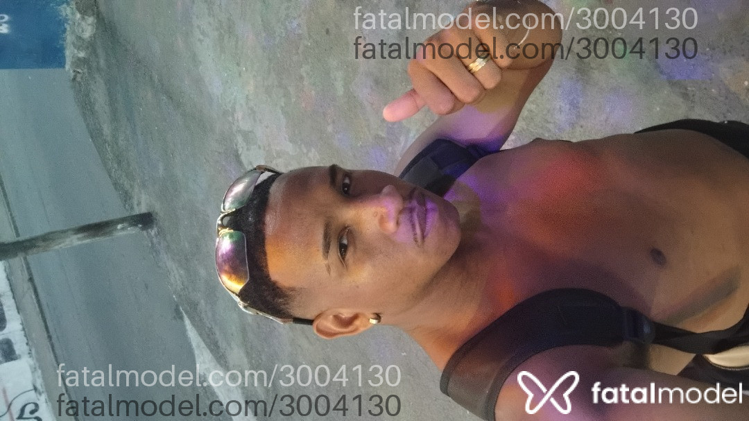 Acompanhante homem morena (o) de olhos verdes em Rio de Janeiro - Magico