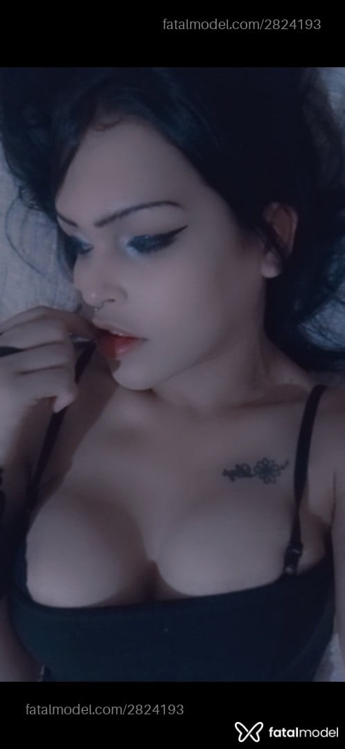 Acompanhante mulher trans morena (o) de olhos verdes em Londrina - Lays Lays