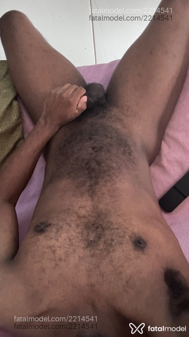 Acompanhante homem morena (o) de olhos pretos - Oliveira