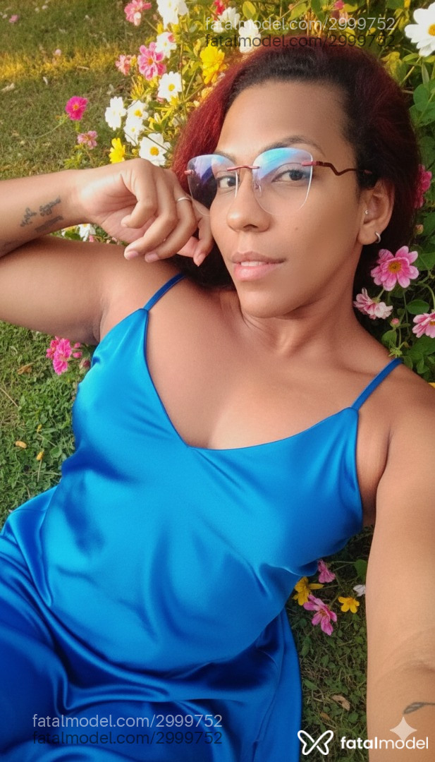 Acompanhante mulher morena (o) de olhos pretos em Virtual Acompanhante mulher morena (o) de olhos pretos em Virtual - Loryramos
