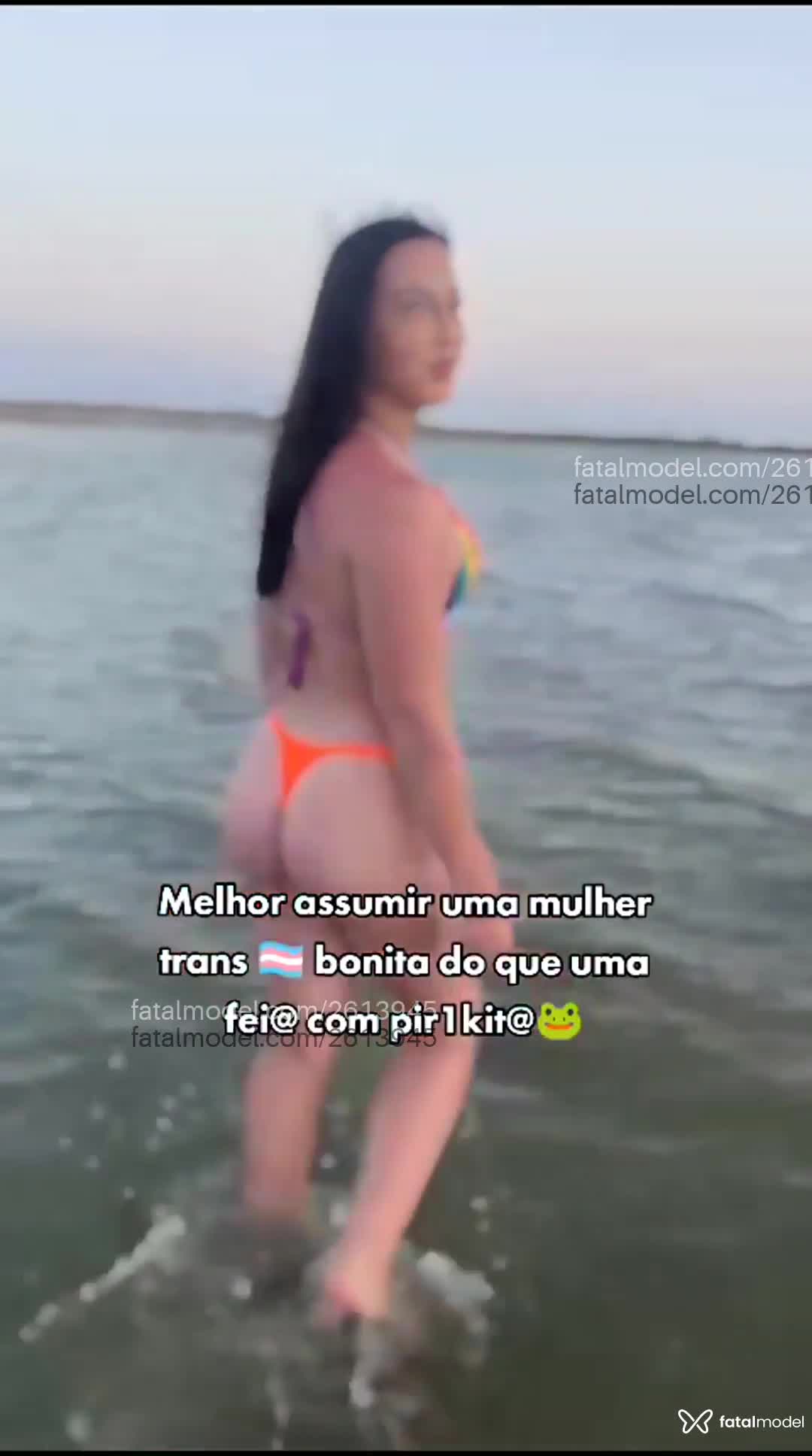 Acompanhante mulher trans com cabelo castanho de olhos castanhos em Curitiba Acompanhante mulher trans com cabelo castanho de olhos castanhos em Curitiba - Elyse Soares