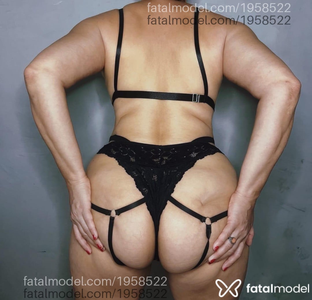Acompanhante mulher ruiva (o) de olhos castanhos - Betty Acompanhante mulher ruiva (o) de olhos castanhos - Betty